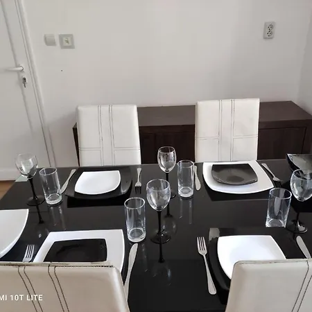 Многостаен Апартамент За Гости На Гр. Бургас Appartement